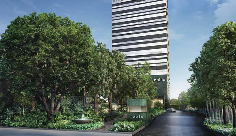 Modern residential complex near a shopping mall in Sukhumvit, Bangkok, Thailand — photo 4