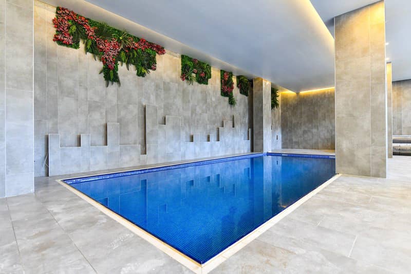 Modern residential complex with swimming pools and sports grounds, near the beach and the Bosphorus, Istanbul, Turkey — photo 3