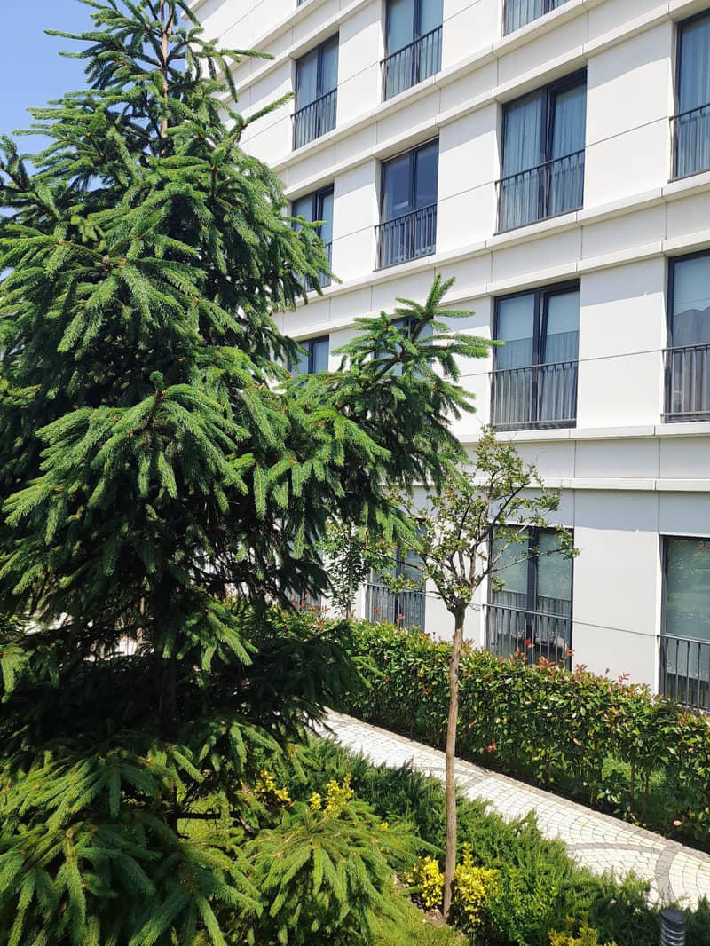Residence with a swimming pool, a parking and around-the-clock security close to the highway, Istanbul, Turkey — photo 2