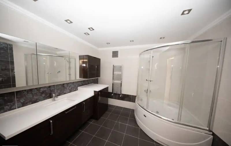 Apartments with terraces in a residence with swimming pools, in a prestigious area, Istanbul, Turkey — photo 5
