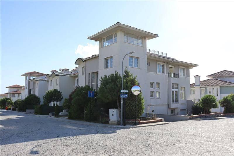 New complex of villas with around-the-clock security and a yacht marina, Istanbul, Turkey — photo 21
