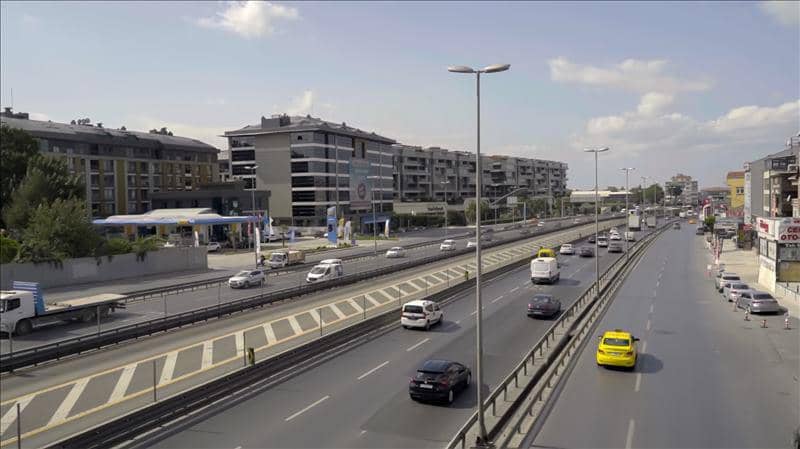 Residence with a view of the sea near a highway and a metrobus station, Istanbul, Turkey — photo 13