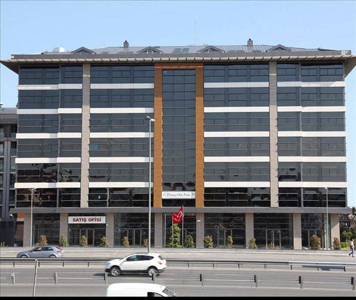 Residence with a view of the sea near a highway and a metrobus station, Istanbul, Turkey — photo 7