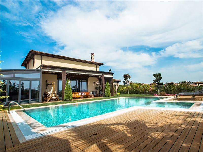 Complex of villas with swimming pools and a panoramic view, Istanbul, Turkey — photo 3