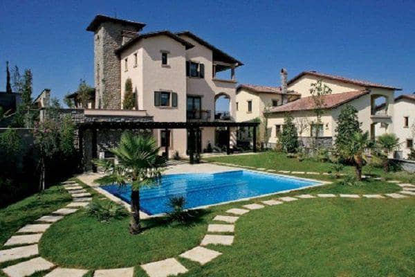 Complex of villas with swimming pools and a panoramic view, Istanbul, Turkey — photo 2