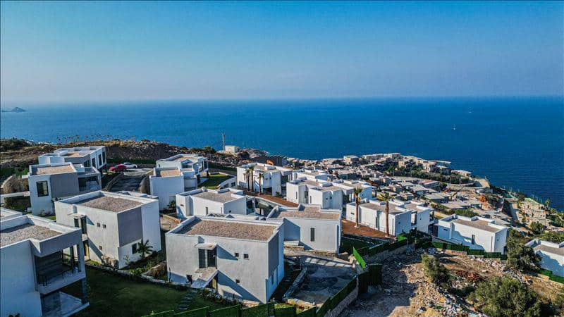 Modern residential complex with a swimming pool near the beach, Bodrum, Turkey — photo 28