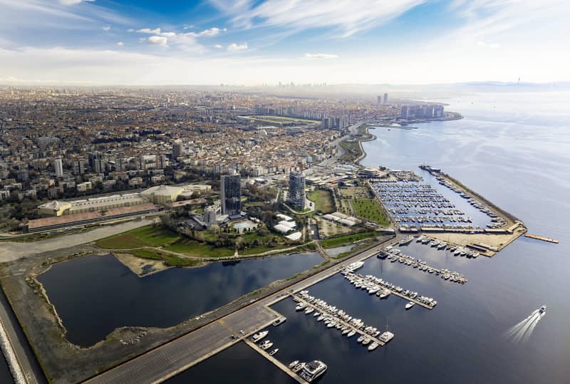 First-class residential complex right by the sea in the Atakoy district of Istanbul, Türkiye — photo 9