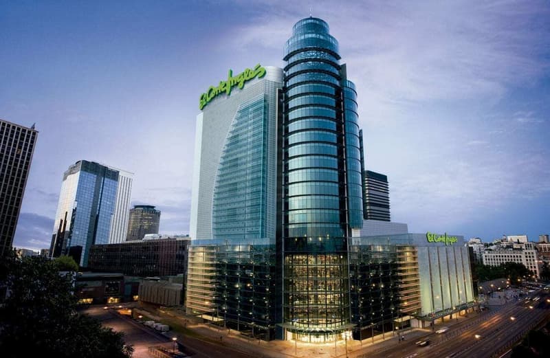 Torre Titania — крупнейший торговый центр в Испании