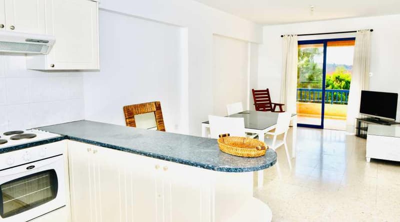 Residence with a panoramic view close to a golf course, Tala, Paphos, Cyprus — photo 1