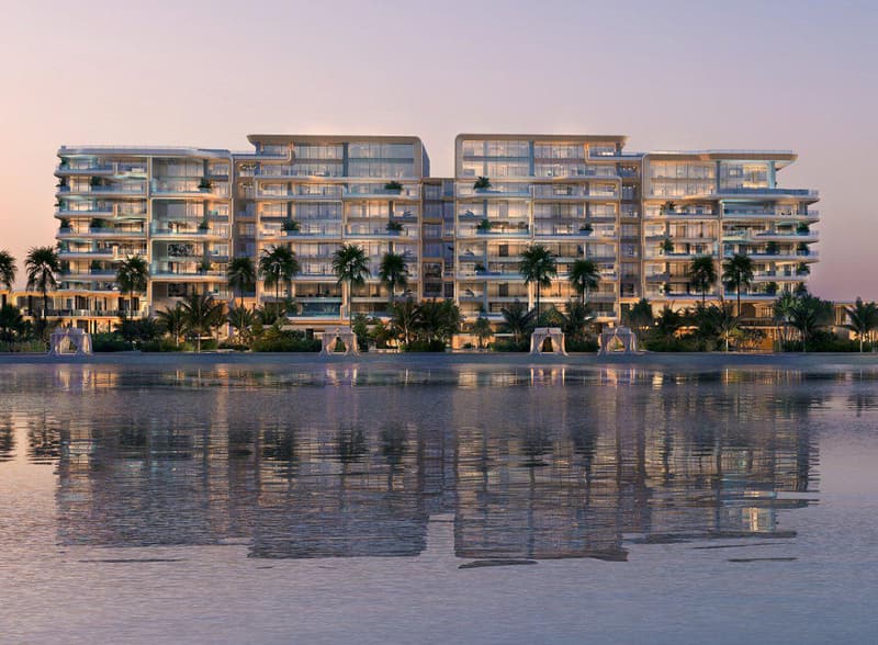 New luxury waterfront residence Alba with a private beach and a spa center in the exclusive area, Palm Jumeirah, Dubai, UAE — photo 1