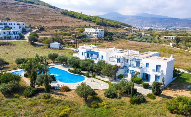 Residential complex with a swimming pool and gardens at 50 meters from the sea, Paros, Greece — photo 1