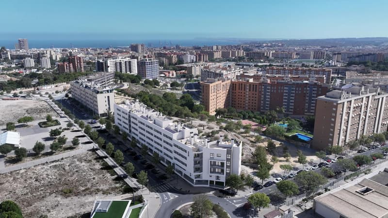 Квартира в Аликанте, новый жилой комплекс с видом на город — фото 1