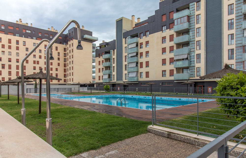 Complex with swimming pool